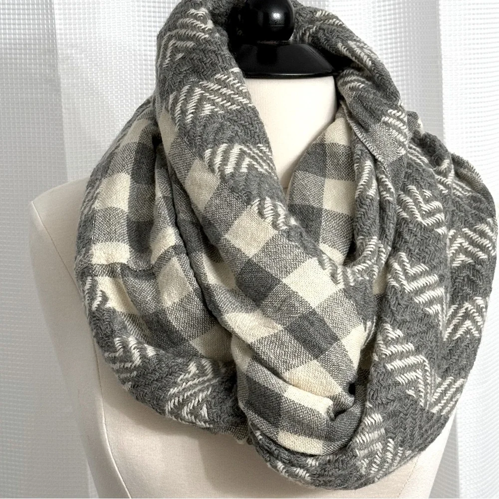 Womens Oversized Casual Wear Buffalo Check & Woven Infinity Scarf, Gray & Beige